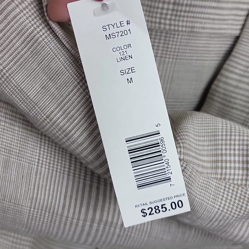 Perry Ellis 100% linen Gray Checkered Blazer. Size M‎